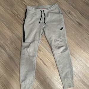 Nike tech fleece joggers version 1.0